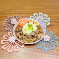 可能是肉排、豆腐和文字的圖像