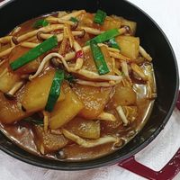 可能是義大利麵、炒麵和拉麵的圖像