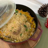 可能是炒麵、麵、義大利麵和拉麵的圖像