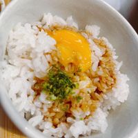 可能是蛋黃和水波蛋的圖像