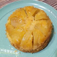 可能是水果塔、蛋糕和文字的圖像