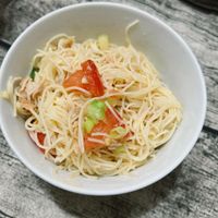 可能是炒麵、麵和義大利麵的圖像