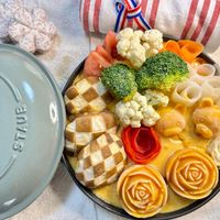 可能是火鍋、豆腐和文字的圖像