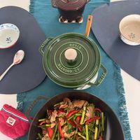 可能是燉小牛膝和文字的圖像