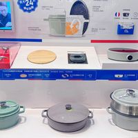 可能是 1 人、泡茶器和文字的圖像