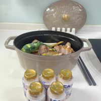 可能是食物、慢燉鍋和文字的圖像