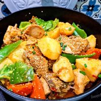 可能是豆腐和燉小牛膝的圖像