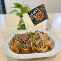 可能是肉排、豆腐和文字的圖像