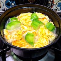 可能是歐姆蛋和豆腐的圖像