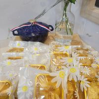 可能是餐巾環和文字的圖像
