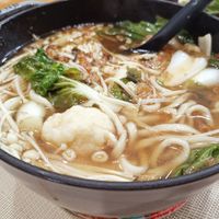 可能是拉麵、粥、豆腐和水波蛋的圖像