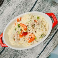 可能是義大利麵、麵和炒麵的圖像