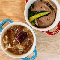 可能是麵、粥、火鍋和文字的圖像
