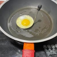 可能是蛋黃和水波蛋的圖像