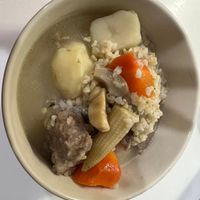 可能是粥和燉小牛膝的圖像