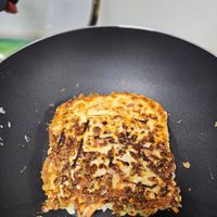 可能是鬆餅機和食物的圖像