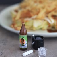 可能是炒麵、玩具和文字的圖像