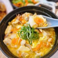 可能是麵、火鍋、水波蛋、拉麵、豆腐和粥的圖像