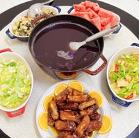 可能是西瓜、火鍋、豆腐和炒麵的圖像