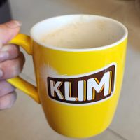 可能是咖啡杯、咖啡和文字的圖像