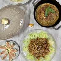 可能是炒飯、豆腐、炒麵和麵的圖像