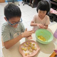可能是 2 個人的圖像