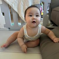 可能是 1 人和嬰兒的圖像