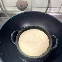 可能是水波蛋、粥和蛋糕的圖像