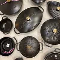 可能是鬆餅機、泡茶器和文字的圖像