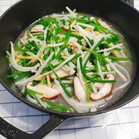 可能是香菇、拉麵和文字的圖像