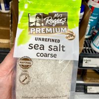可能是顯示的文字是「 rasealablebag-tocksin.fresthoess Fesealable Rogers LAlRogens Mrs PREMIUM UNREFINED sea salt coarse BIOGROS NATURAL ONZ CRIFIE ERIFIED 4385 PRODUCTO $205 MαΖ 海 ዋ. Natural. unrefined คู่ additive free New Zealand Sea Salt 500g 」的圖像