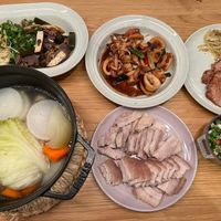 可能是火鍋、豆腐、麵和拉麵的圖像