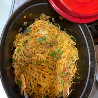 可能是義大利麵、麵和炒麵的圖像
