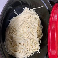 可能是義大利麵和拉麵的圖像