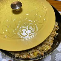 可能是炒飯、西班牙大鍋飯和印度香料飯的圖像