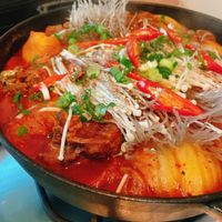可能是麵和火鍋的圖像