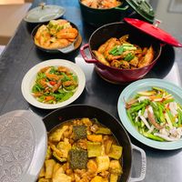 可能是豆腐、炒麵和拉麵的圖像