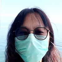 可能是 2 個人和文字的圖像