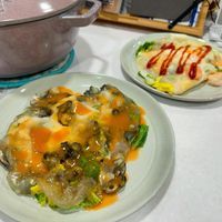 可能是水波蛋、魚卵和文字的圖像