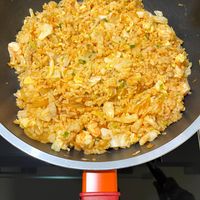可能是印度香料飯和炒飯的圖像