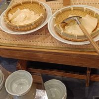 可能是顯示的文字是「手愉り豆腐 豆腐は、 豆腐は、毎回ホテルで 毎日ホテルで 手イりしています。」的圖像
