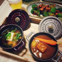 可能是火鍋、豆腐、啤酒和文字的圖像