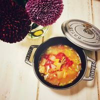 可能是豆腐和顯示的文字是「 STAUB 5 DEOTT STA B I O SOVIS 」的圖像