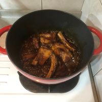 可能是燉小牛膝的圖像