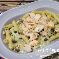 可能是蝦、義大利麵和顯示的文字是「 STAUB SIAUB JT料理學習日記 學習白記 料理」的圖像