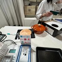 可能是 1 人、醫院和文字的圖像