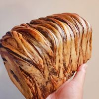 可能是黑麥麵包和巴布卡麵包的圖像