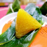 可能是甜點和顯示的文字是「傳統鹼粽 seLei seLePhotagraphy Lei Photography se se Lei LiPhotography Photo Photography raphy 」的圖像