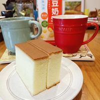 可能是戚風蛋糕和文字的圖像