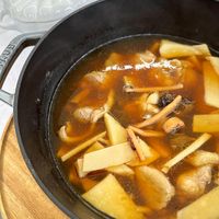 可能是豆腐和香菇的圖像